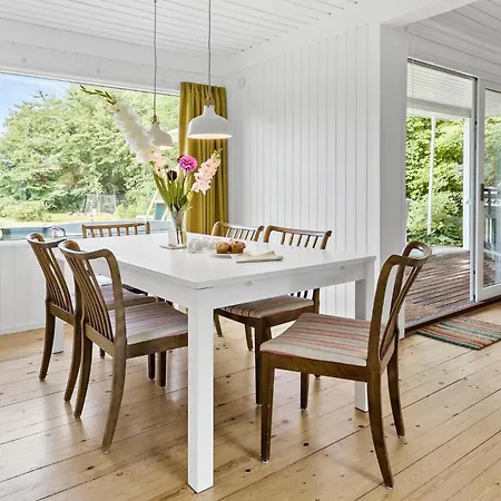 Lovely In With Kitchen